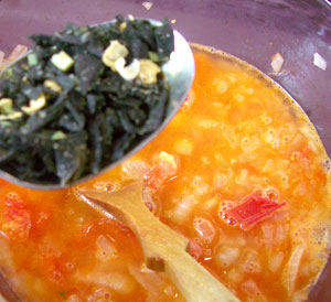 トマトしじみスープ鍋